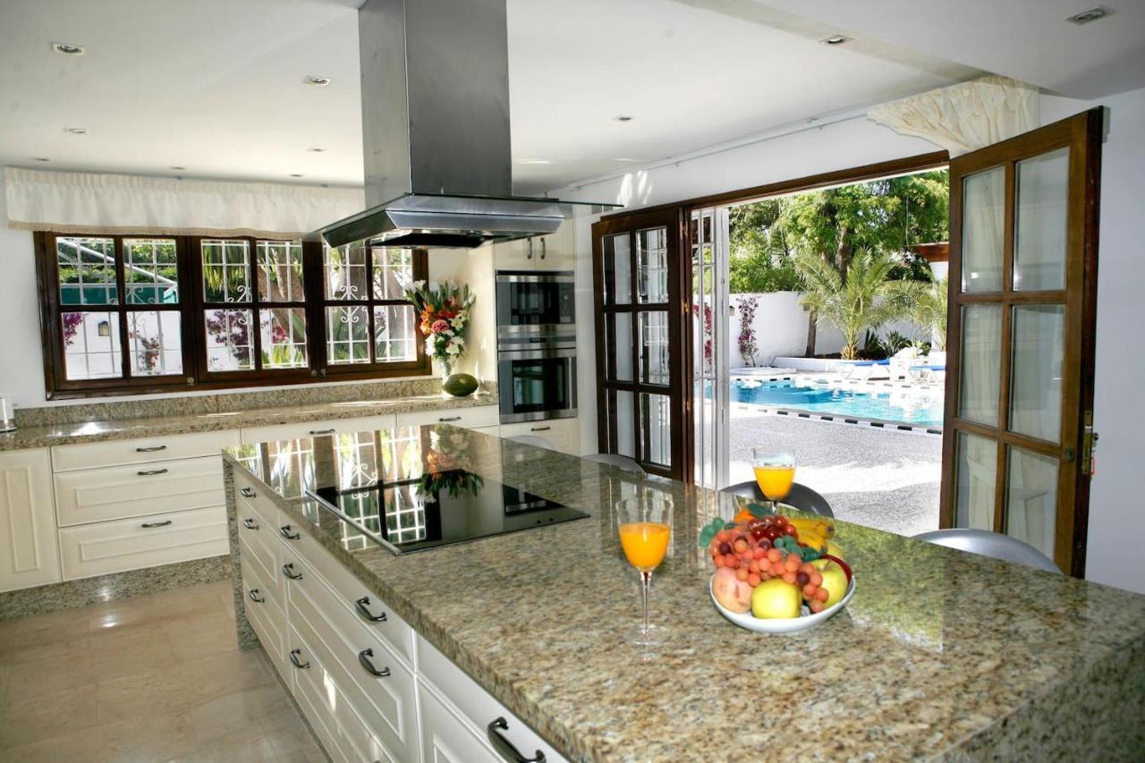 Exclusive Villa Las Palmeras Puerto Banus With Heated Private Swimming Pool, Marbella, Spain Екстериор снимка