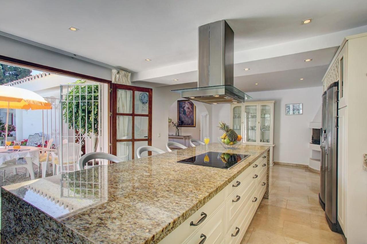 Exclusive Villa Las Palmeras Puerto Banus With Heated Private Swimming Pool, Marbella, Spain Екстериор снимка